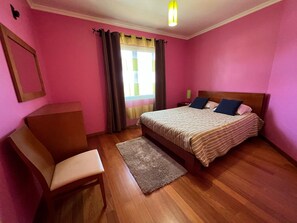 3 bedrooms, iron/ironing board, WiFi, bed sheets - Home for Nature Tourism, Madeira Island LEAHOUSE, Nature and Sea (Calheta)