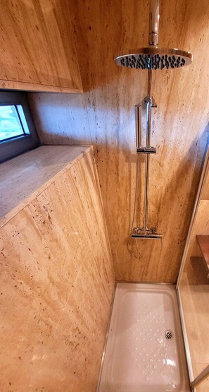Shower, hair dryer, bidet, towels - Beach and City Getaway (Vila Nova de Gaia)
