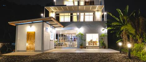 Fachada de la propiedad