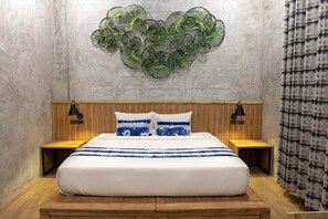 Exclusive Double En Suite | In-room safe, individually decorated, free WiFi, bed sheets