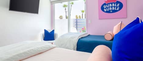3 bedrooms, desk, iron/ironing board, free WiFi