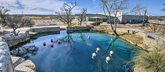Santa Rosa Home w / Vue sur la montagne et WiFi - Près du trou bleu