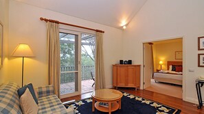 1 bedroom, iron/ironing board, free internet