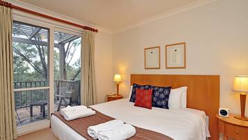 1 bedroom, iron/ironing board, free Internet