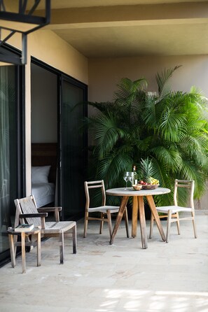 Outdoor dining - Casa Madera Tulum - PH with private pool and bbq, 10 minutes from the beach. (Tulum)