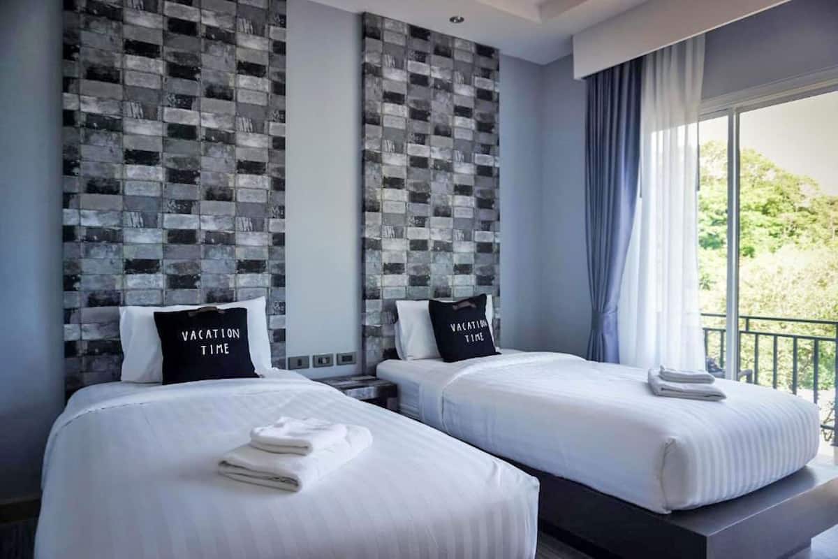 Minibar, in-room safe, individually decorated, desk