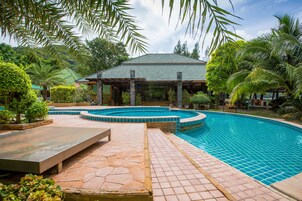 Outdoor pool, pool loungers