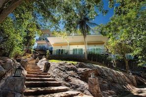 Twin Room Mountain view (stair access only) | Minibar, in-room safe, individually decorated, desk