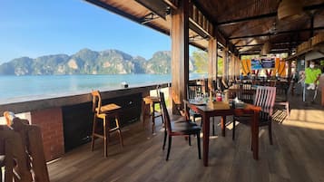 Daily buffet breakfast (THB 250 per person)