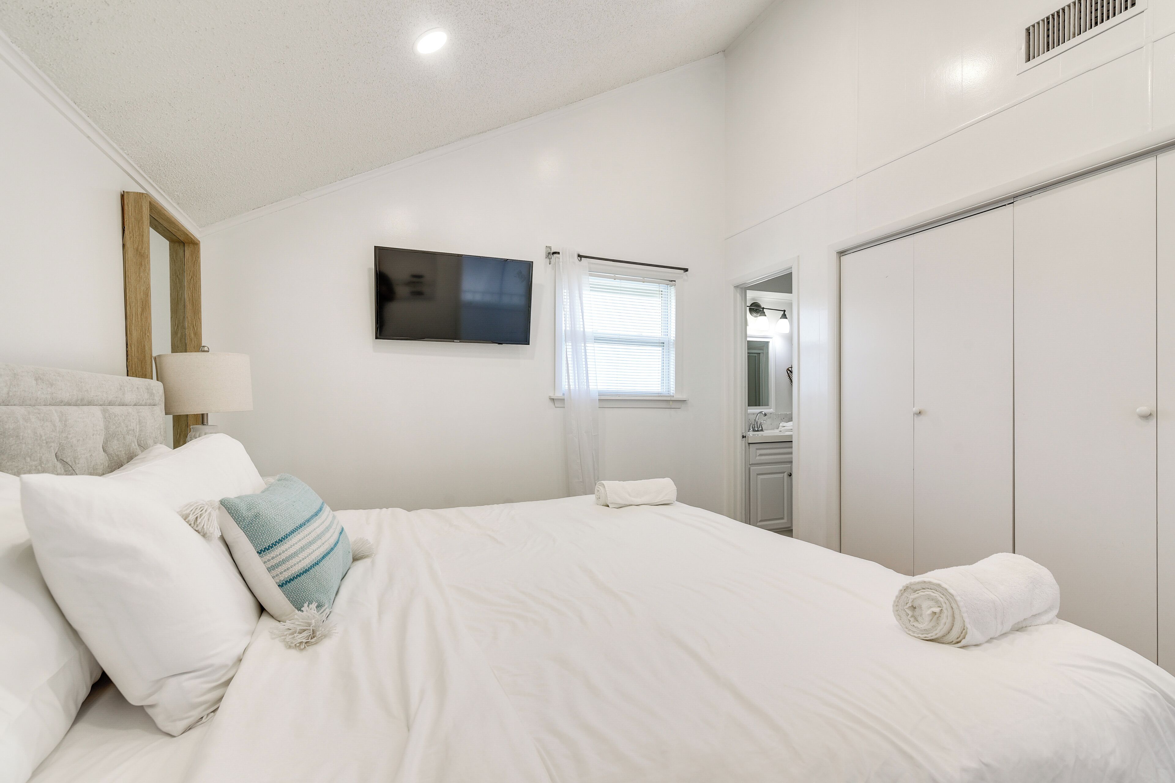 フォクシー　beachhouse Beach House w/ Oceanfront Deck in Galveston! Reviews, Deals