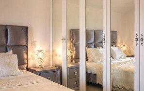 6 عدّة غرف نوم وسرير سفر وواي فاي مجانًا وملاءات أسرّة