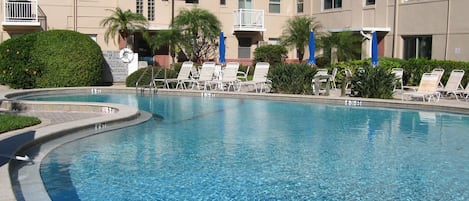 Piscine extérieure, piscine chauffée