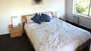 2 Schlafzimmer, Schreibtisch, Bügeleisen/Bügelbrett, kostenloses WLAN