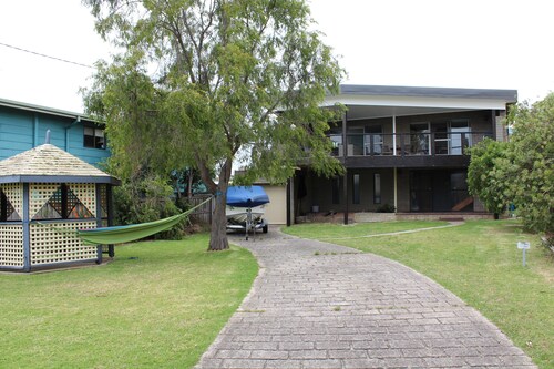 Seahaven Escape - 100m beach