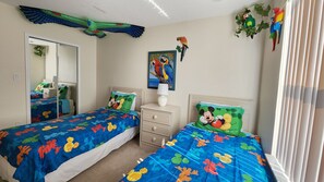 3 bedrooms, desk, iron/ironing board, travel crib