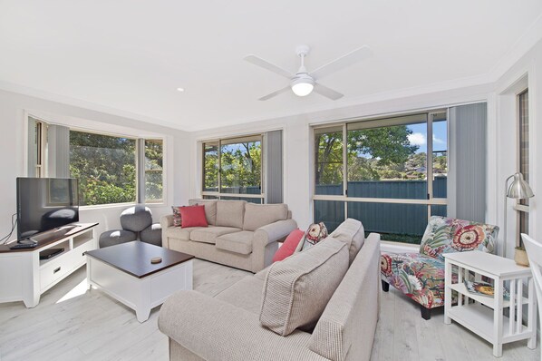 Living area - Aqualuna at Lighthouse Beach, 8 Capalla Court, (Port Macquarie)