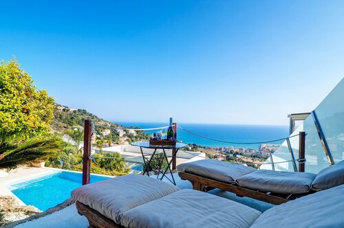 Zen Villa by Hello Homes Sitges