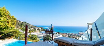 Zen Villa by Hello Homes Sitges