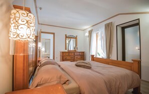 5 Schlafzimmer, Reisekinderbett, kostenloses WLAN, Bettwäsche