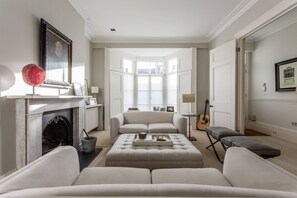 TV, fireplace, DVD player