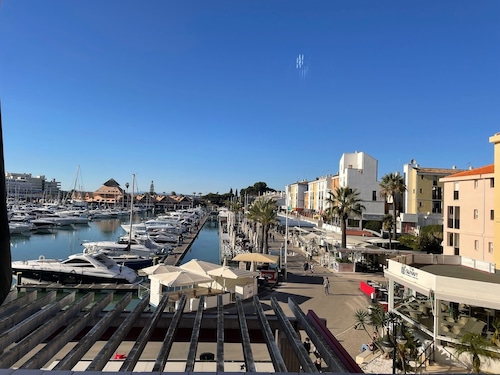 Quality marina view one bed apartment in Vilamoura