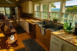 Fridge, microwave, oven, stovetop - Booking for SUMMER26! Heated pool, water views, hot tub , sauna, steam shower (Provincetown)