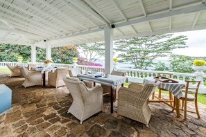 تناول الطعام