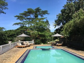 Udendørs pool, liggestole