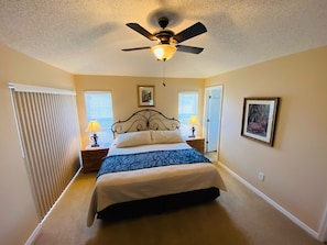 4 bedrooms, iron/ironing board, WiFi, bed sheets