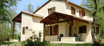 Mukava huvila poikkeuksellisessa Holiday Villagessa **** Périgord Noirissa 