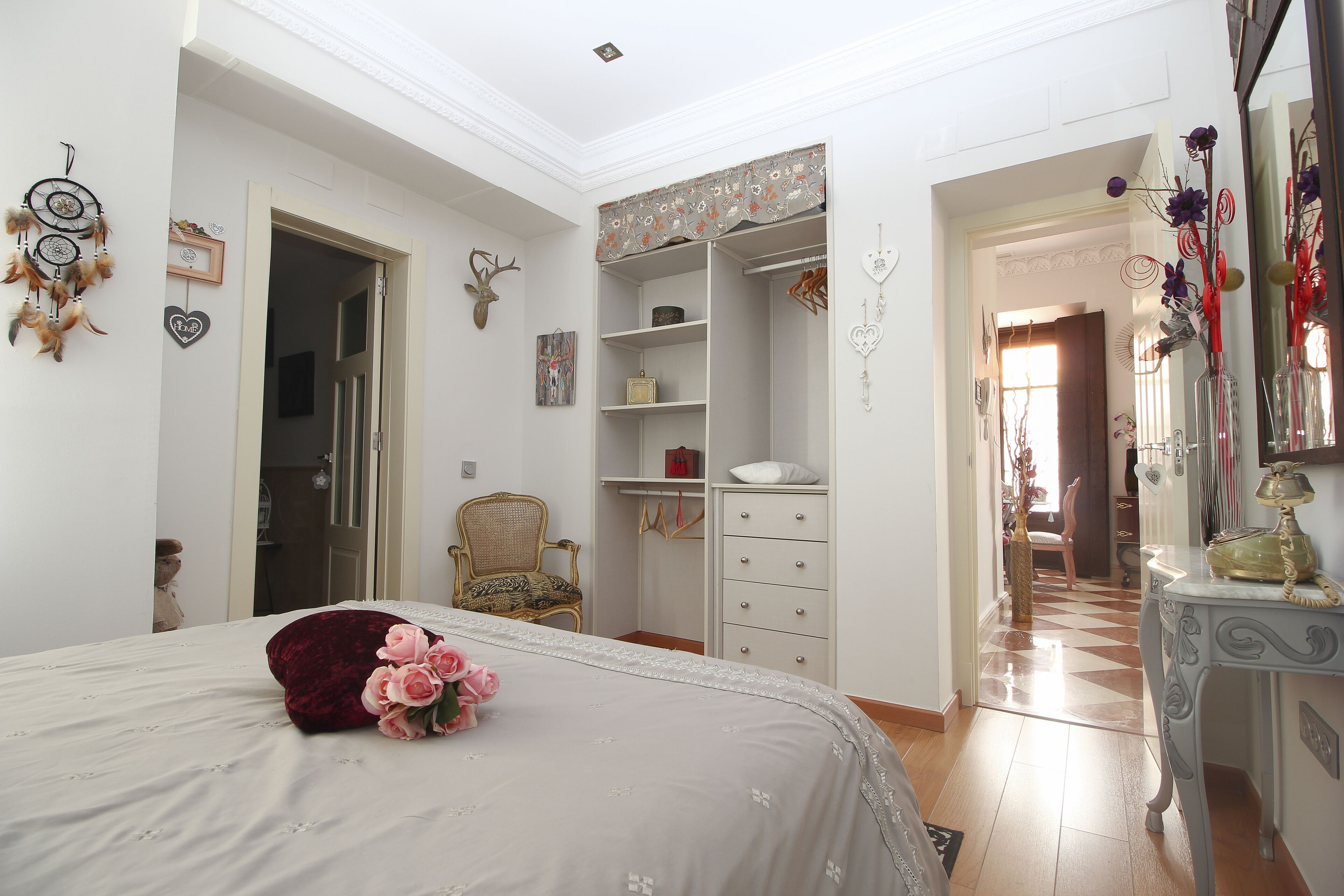 2 habitaciones, tabla de planchar con plancha y wifi gratis 