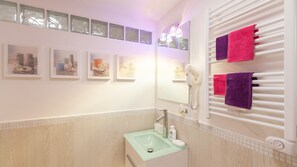 3 Schlafzimmer, schallisolierte Zimmer, Bügeleisen/Bügelbrett