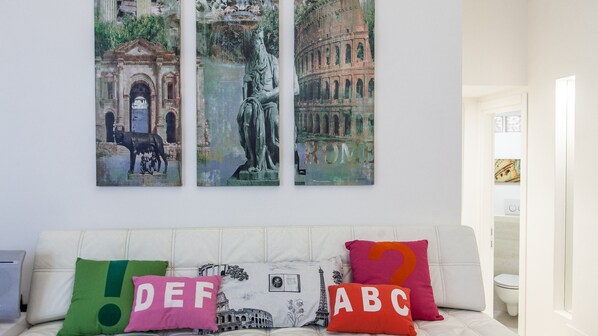 3 habitaciones, insonorización y tabla de planchar con plancha 