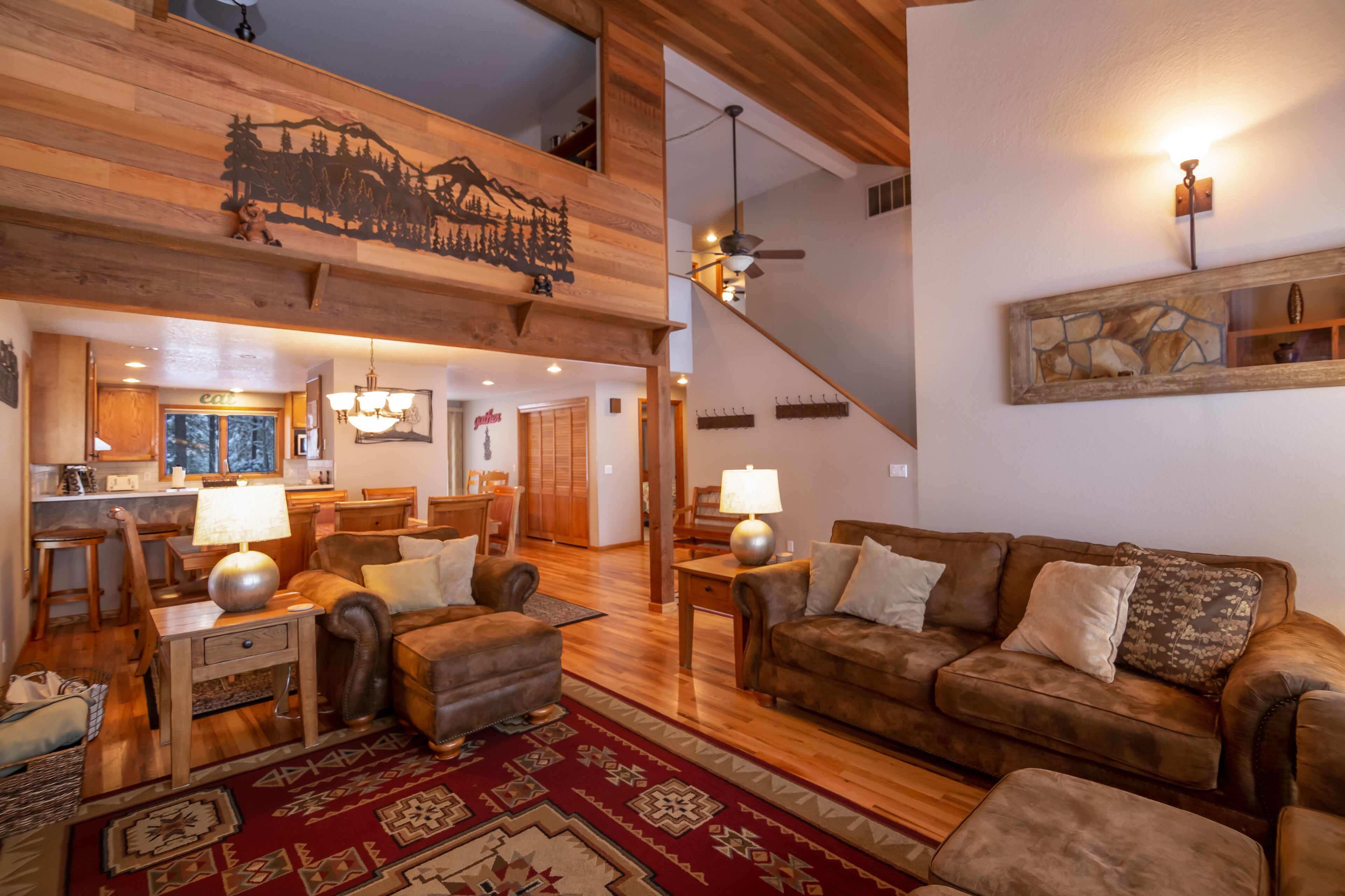 Spacious home, Near Fort Rock, A/C, 12 Sharc, H/T