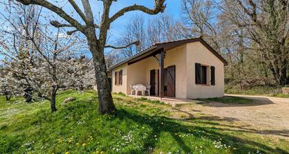 Maisonnette PMR vue prairie - superbe Village de Vacances **** en Périgord Noir