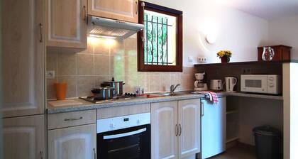 Maisonnette PMR vue prairie - superbe Village de Vacances **** en Périgord Noir