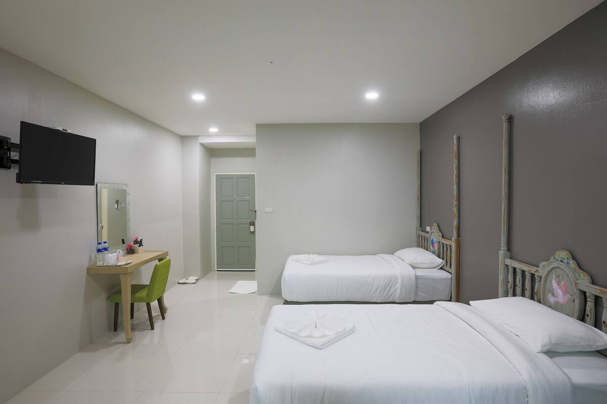 Deluxe Twin Room | Caja fuerte, escritorio, cortinas opacas y sistema de insonorización