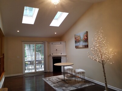 AUTUMN MAPLE HOUSE IN HENRIETTA, 3 BEDROOM, SPA SHOWER