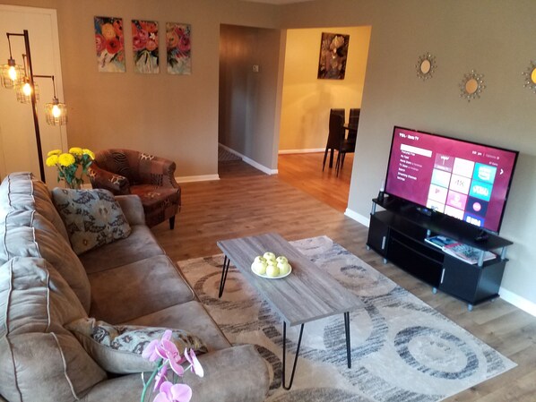 Smart TV, fireplace, music library, stereo