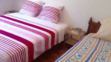 4 bedrooms, iron/ironing board, travel cot, free WiFi