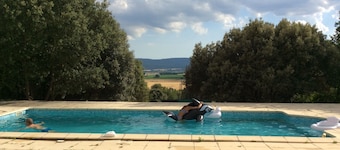 schöne Villa mit Pool