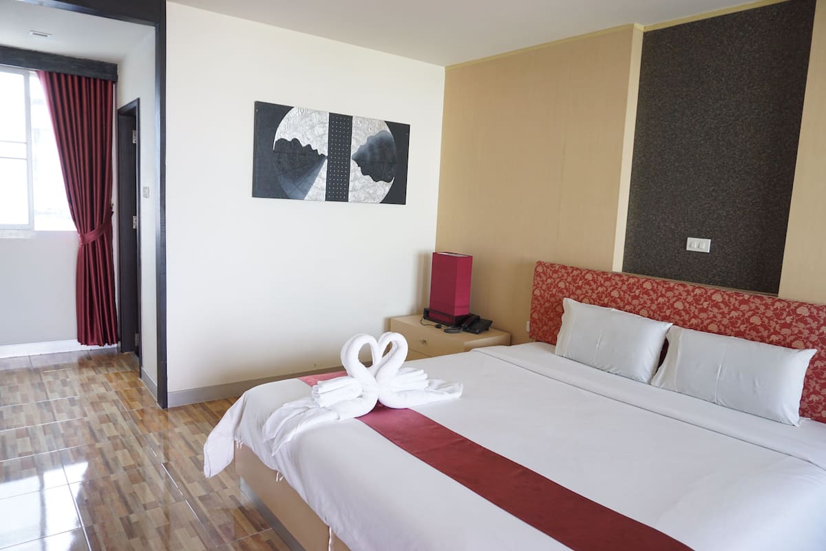 Deluxe-Doppelzimmer | Zimmersafe, Verdunkelungsvorhänge, kostenloses WLAN