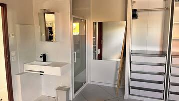 2 chambres, fer et planche à repasser, lit parapluie, Wi-Fi