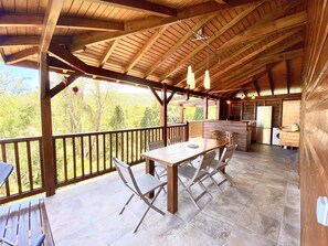 Outdoor dining - Magnificent bungalow for rent for 4 people, private pool and sea view. (Bouillante)