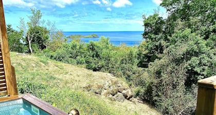 Magnifique bungalow à louer pour 4 personnes, piscine privée et vue mer.