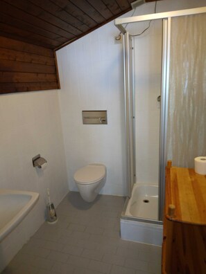 Douche, serviettes fournies