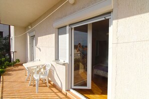 Outdoor dining - Holiday apartment mit Klimaanlage und Terrasse (Pula)