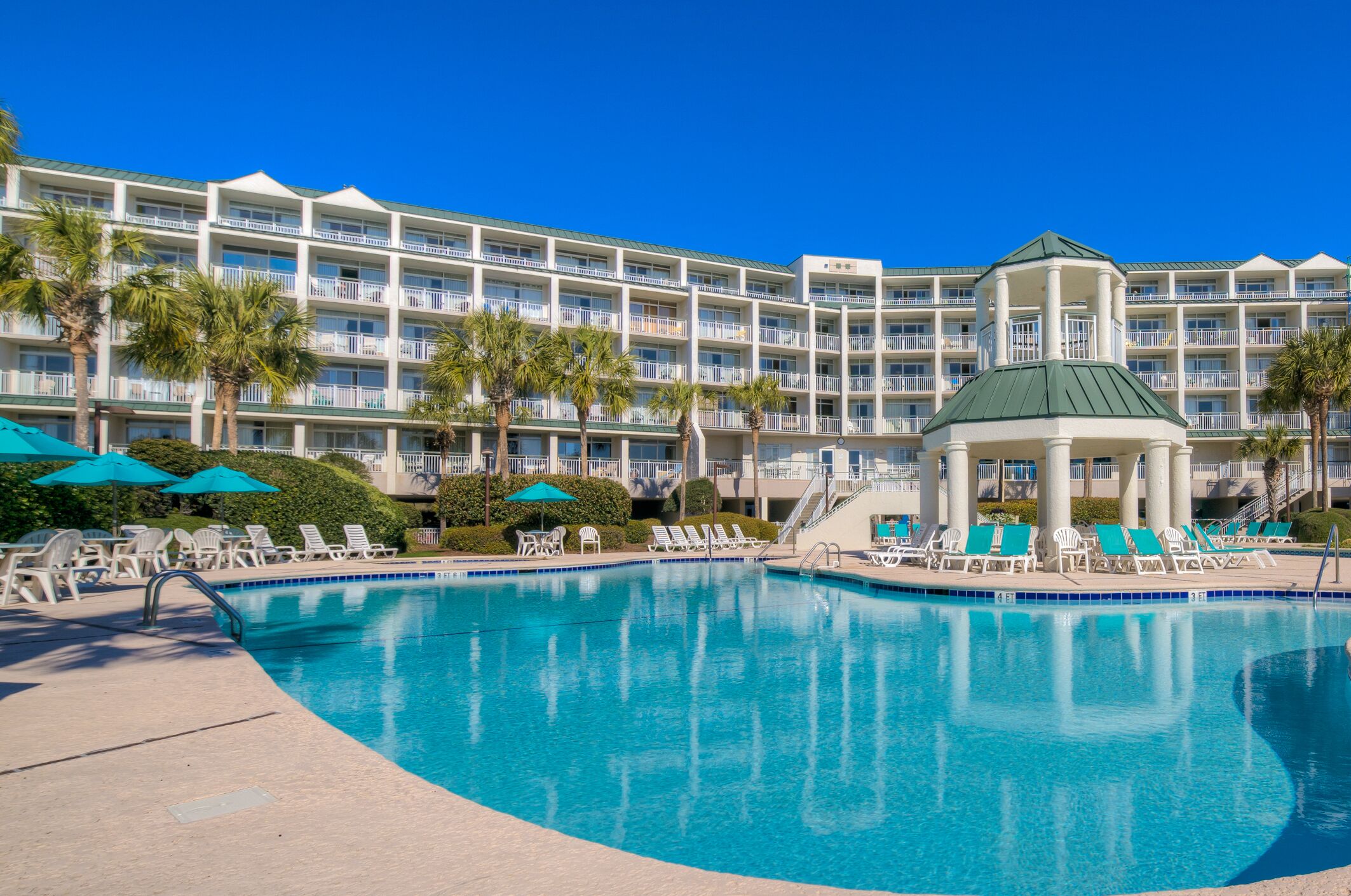 Oceanfront condo with beautiful views and pool access located in Litchfield By the Sea.