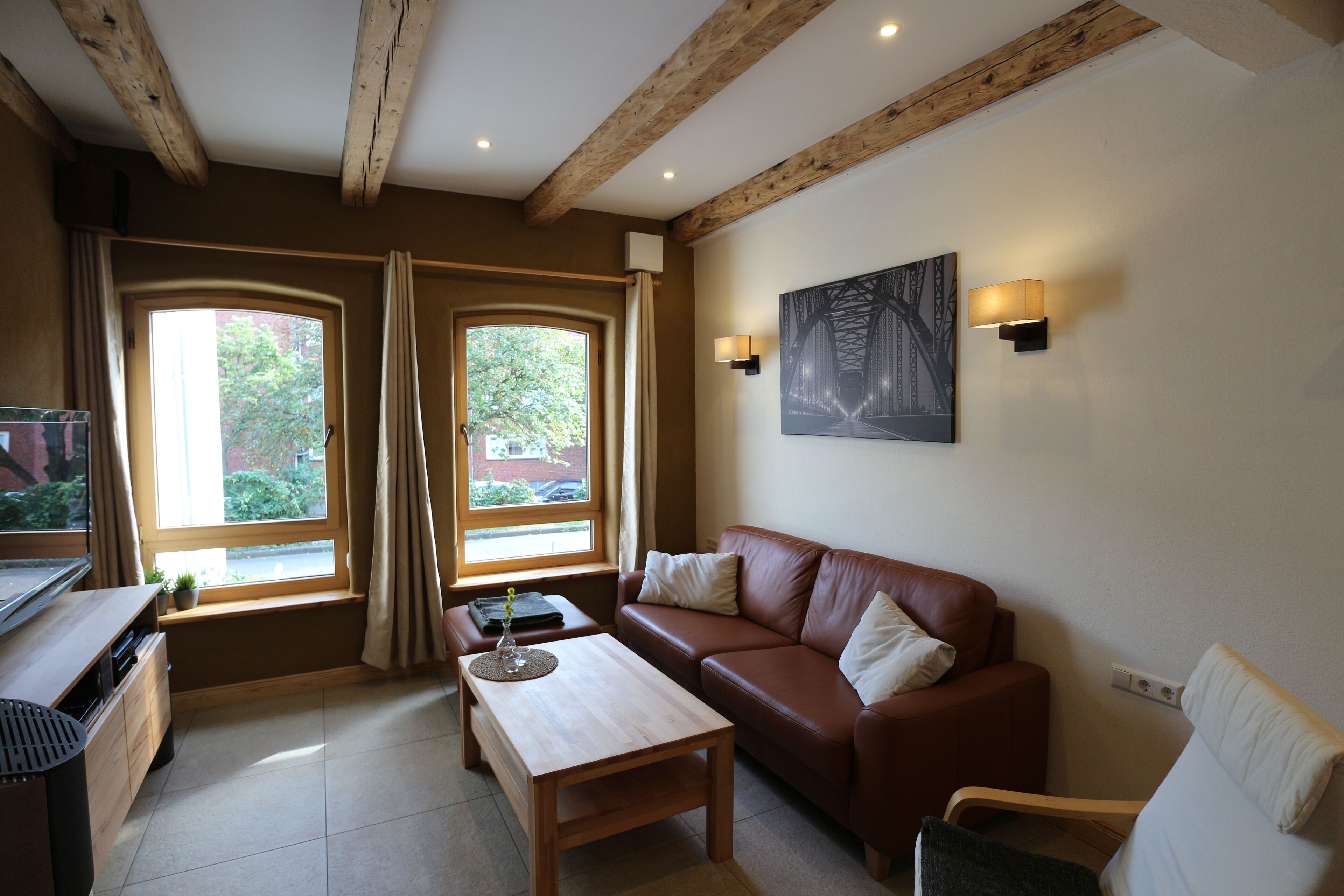 Tv, eldstad, dvd-spelare och böcker