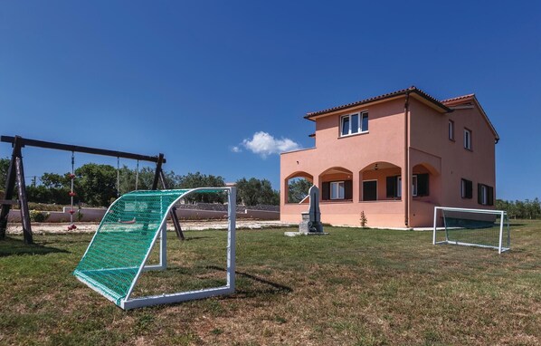 Children’s area - Cozy home in Vodnjan with WiFi (Vodnjan)